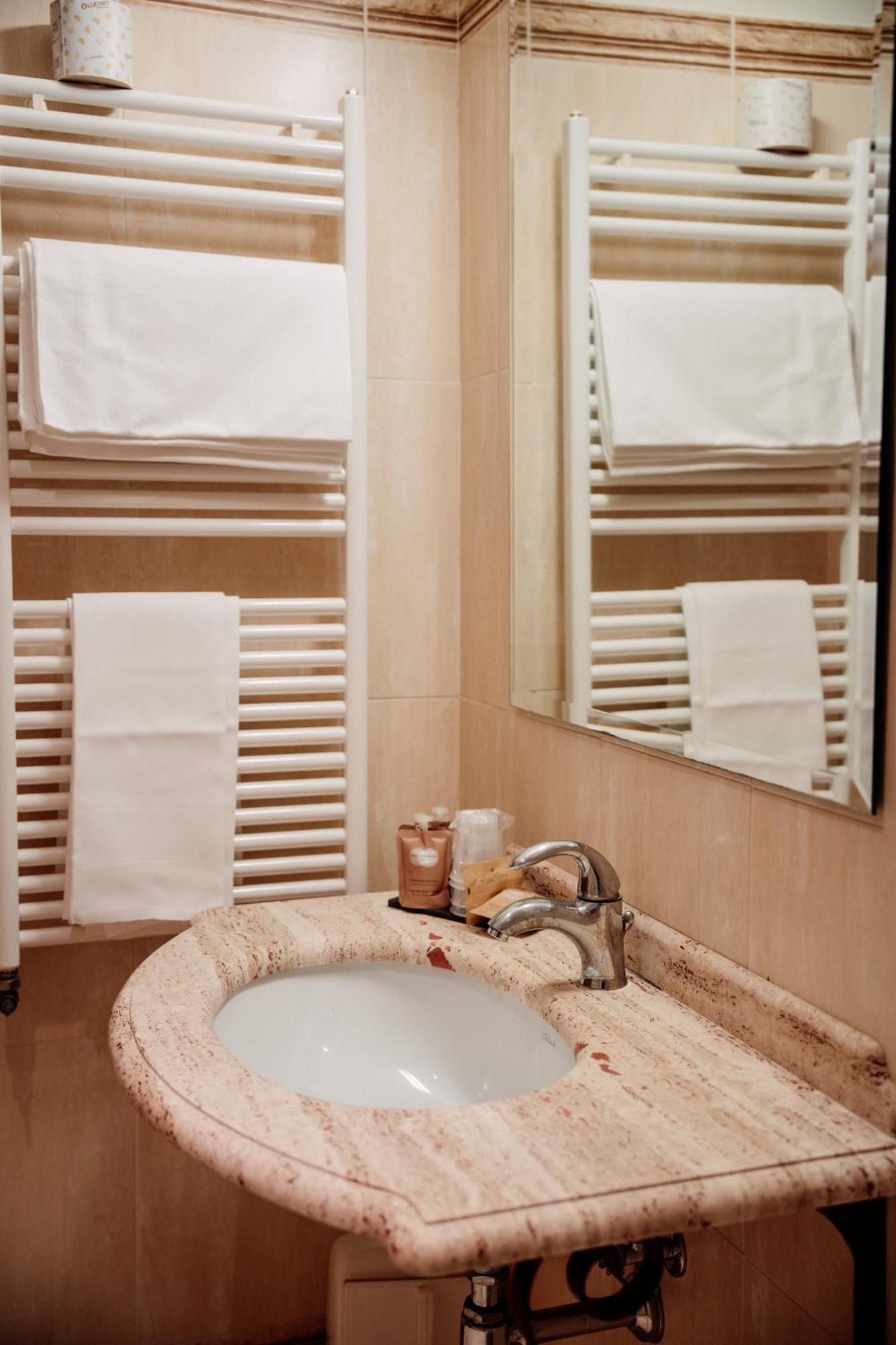 Grand Hotel Elite Cascia Esterno foto